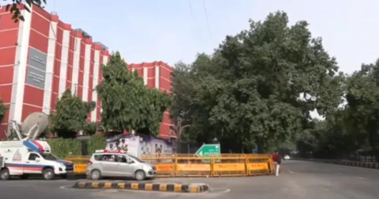 தமிழகம் உள்ளிட்ட 5 மாநில சட்டசபை தேர்தல் தேதி – வரும் 15 அல்லது 16ஆம் தேதி அறிவிக்க வாய்ப்பு!