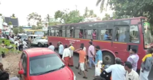 கன்னியாகுமரி அருகே கோயில் ஆறாட்டு விழா ஊர்வலம் தடுத்து நிறுத்தம் – பக்தர்கள் சாலை மறியல்!