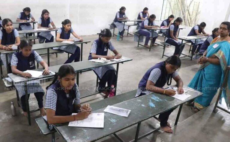 “டீச்சர்ஸ் கையில் இனி மொபைல் இருக்கக் கூடாது” மீதி வினாத்தாள்களுக்கு சீல்…. ரூல்ஸ் போட்ட அரசு….!! 