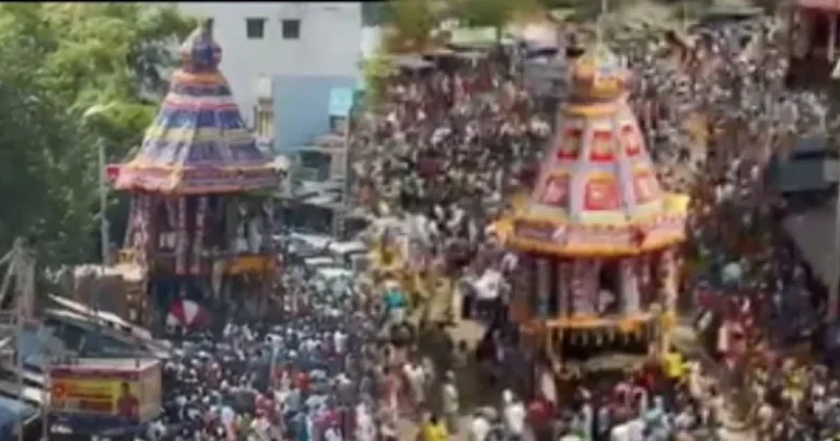 திருப்புவனம் புஷ்பவனேஷ்வரர் கோயிலில் பக்தர்கள் புடைசூழ பங்குனி தேரோட்டம் வெகு விமரிசையாக நடைபெற்றது!