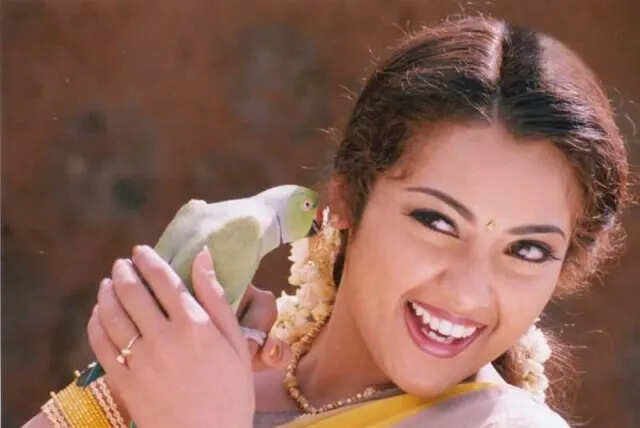 நடிகை மீனா 20 வருஷத்துக்கு முன்னாடி எடுத்த ‘அந்த’ முடிவு – இப்போ அடித்தது மெகா ஜாக்பாட்!
