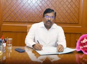 தமிழ்நாடு தலைமைச் செயலாளர் அதிரடி மாற்றம்