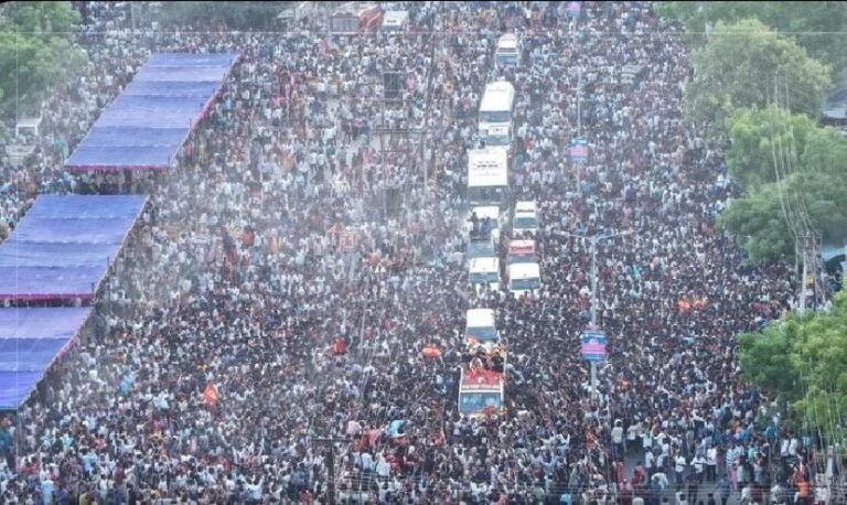 தூத்துக்குடியில் விஜய் நடத்திய மாஸ் ரோடு ஷோ… பாய்ந்தது 12 வழக்குகள்… தேர்தல் களத்தில் தளபதிக்கு வந்த புதிய சிக்கல்….!! 