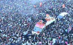 விஜய் பரப்புரையில் விதிமீறல்- தவெக நிர்வாகிகள் 11 பேர் மீது வழக்குப்பதிவு