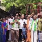 `ஜனநாயகன்’ படத்திற்கு எதிராக கருப்பு கொடி – போராட்டத்தில் இறங்கிய கிராம மக்கள்