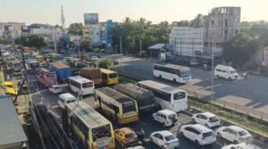 சிங்கப்பெருமாள் கோவில் அருகே போக்குவரத்து நெரிசல்