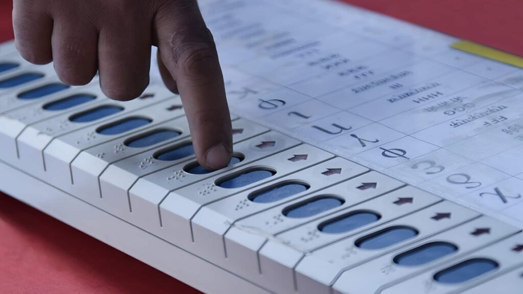 தமிழக தேர்தல்: 9 மணிக்கே 17.69% வாக்குப்பதிவு! 2021-ஐ விட இம்முறை அதிகமா?  