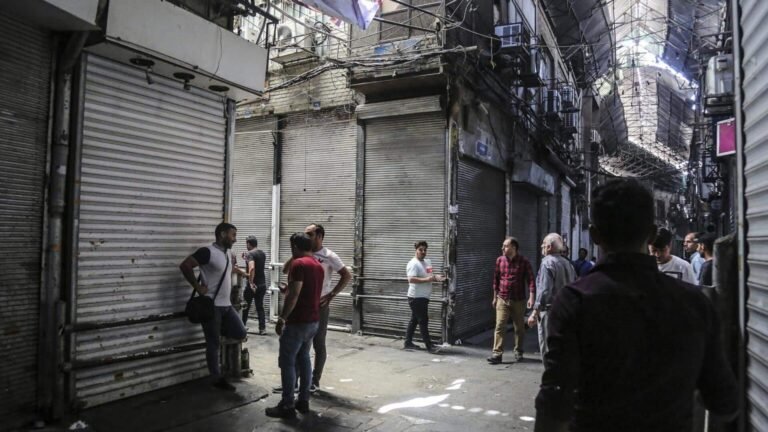 ஈரானில் 20 லட்சம் பேர் வேலை இழப்பு