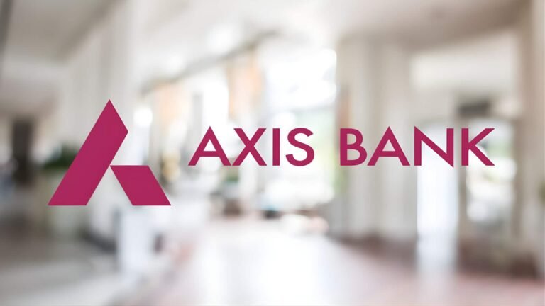 ஆக்சிஸ் வங்கி அதிரடி முடிவு: உற்பத்தித் திறனை அதிகரிக்க 3,100 ஊழியர்கள் குறைப்பு  