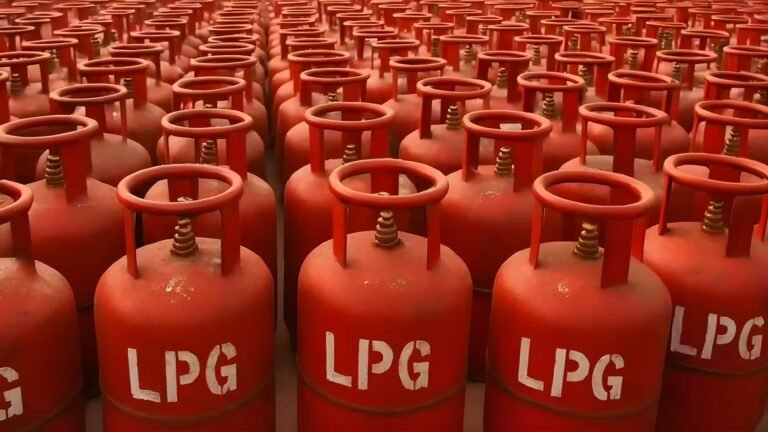 சமையல் சிலிண்டர் விலையில் அதிர்ச்சி! எல்பிஜி தட்டுப்பாடு குறைய 4 வருஷம் ஆகுமா?  