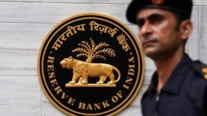 RBI-யின் ரெப்போ வட்டி விகிதத்தில் மாற்றமில்லை; 5.25% ஆக தொடரும் என அறிவிப்பு  