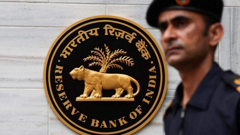 RBI-யின் ரெப்போ வட்டி விகிதத்தில் மாற்றமில்லை; 5.25% ஆக தொடரும் என அறிவிப்பு  