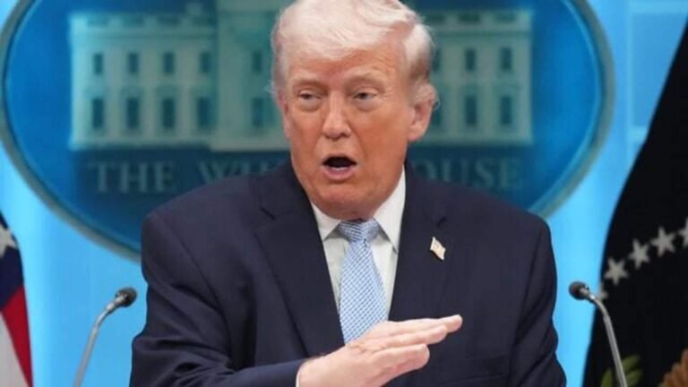 டிரம்ப்பின் பதவி நீக்கத்திற்கு குவியும் ஆதரவு; அமெரிக்காவில் நடத்தப்பட்ட அதிரடி கருத்துக்கணிப்பு  