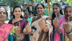 தமிழகம், மேற்கு வங்கத்தில் வரலாற்றிலேயே அதிகபட்ச வாக்குப்பதிவு பதிவாகியுள்ளது  