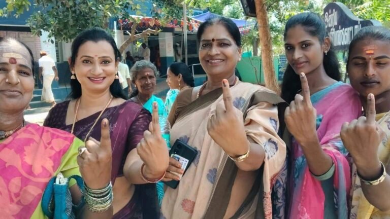 தமிழகம், மேற்கு வங்கத்தில் வரலாற்றிலேயே அதிகபட்ச வாக்குப்பதிவு பதிவாகியுள்ளது  