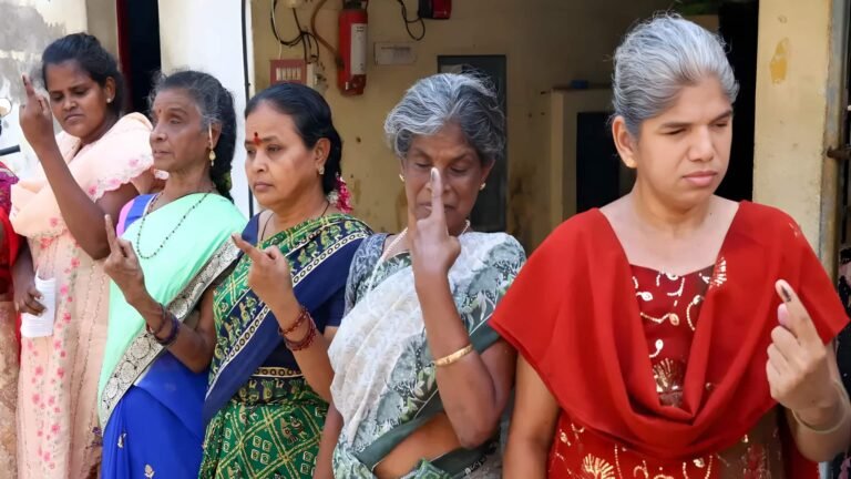 வாக்குப்பதிவு நீட்டிக்கப்படுமா? இரவு 8 மணி வரை நேரம் நீட்டிக்க தவெக கோரிக்கை  