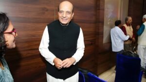 வங்கதேசத்திற்கான புதிய இந்தியத் தூதராக முன்னாள் மத்திய அமைச்சர் தினேஷ் திரிவேதி நியமனம்  