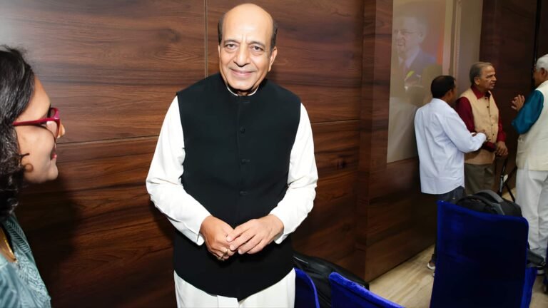 வங்கதேசத்திற்கான புதிய இந்தியத் தூதராக முன்னாள் மத்திய அமைச்சர் தினேஷ் திரிவேதி நியமனம்  