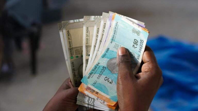 மத்திய அரசு ஊழியர்களுக்கு 2% அகவிலைப்படி உயர்வு! மத்திய அமைச்சரவை அதிரடி ஒப்புதல்  