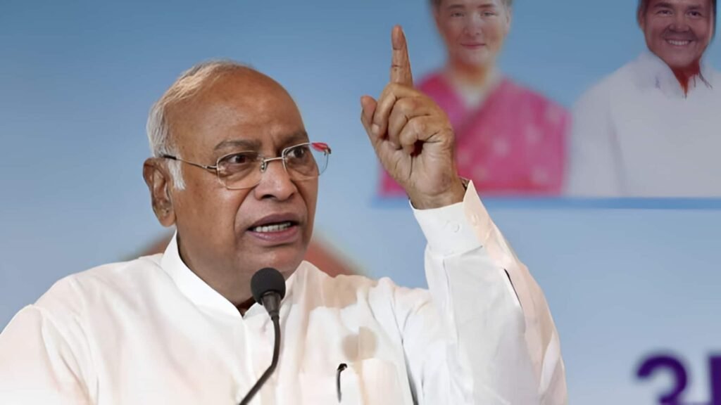 தமிழக தேர்தல்: பிரதமர் மோடியை பயங்கரவாதி என கடுமையாக விமர்சித்த மல்லிகார்ஜுன கார்கே  