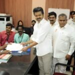 திருச்சி கிழக்குத் தொகுதியில் விஜய் வேட்புமனு தாக்கல்  