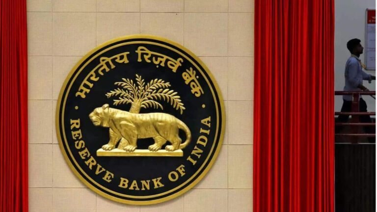 பழைய Rs.500 மற்றும் Rs.1,000 நோட்டுகளை இனி மாற்ற முடியாது  