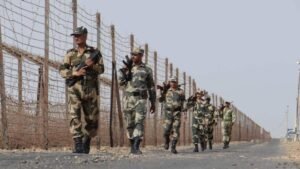 இந்தியா-பங்களாதேஷ் எல்லையில் முள்வேலிக்கு பதிலாக பாம்புகளும், முதலைகளும் வரப்போகின்றனவா?  