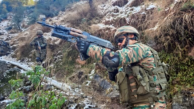 ஜம்மு-காஷ்மீரில் ராணுவம் நடத்தி வரும் பயங்கரவாத எதிர்ப்பு நடவடிக்கையில் பயங்கரவாதி கொல்லப்பட்டார்  