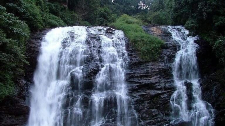 நாளை தமிழகத்தில் சுற்றுலா தலங்கள் மூடல்! தேர்தல் விடுமுறையில் ஊட்டி, கொடைக்கானல் செல்லத் தடை!  
