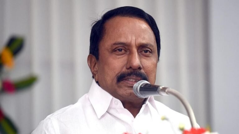 “விஜய் சார்கிட்ட மனசு திறந்து பேசிட்டேன்..!” – பதவியை மாற்றிய அடுத்த நிமிடமே அமைச்சர் செங்கோட்டையன் வெளியிட்ட அதிரடி அறிக்கை.. பரபரக்கும் தமிழக அரசியல்..!!” 