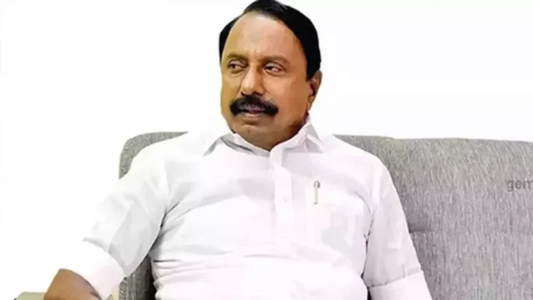 “ஜெயலலிதா ஆத்மா தண்டனை கொடுக்குது!” – எடப்பாடி பழனிசாமியை வெளுத்து வாங்கிய அமைச்சர் செங்கோட்டையன்.. கோவை ஏர்போர்ட்டில் அதிரடிப் பேட்டி..!!” 