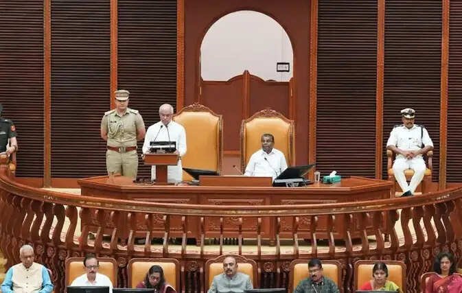 பள்ளி மாணவிகளுக்கு 3 நாட்கள் மாதவிடாய் விடுப்பு – கவர்னர் ராஜேந்திர விஸ்வநாத் அர்லேக்கர்..!