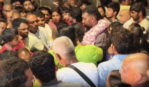 பக்தர்கள் கூட்டத்தால் திணறும் திருவண்ணாமலை- மூச்சுத்திணறலால் பக்தர்கள் கடும் அதிருப்தி