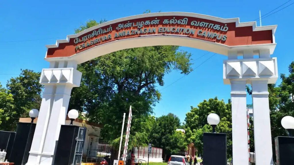 தமிழக அரசின் அடுத்த செக்..! காலை 10 மணிக்கு முன்னதாக அலுவலகம் வர உத்தரவு..!