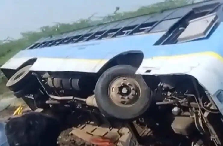 சிவகாசி அருகே கோர விபத்து : 10 நாட்களுக்கு முன்பு பணியில் சேர்ந்த ஓட்டுநரால் விபத்து..!