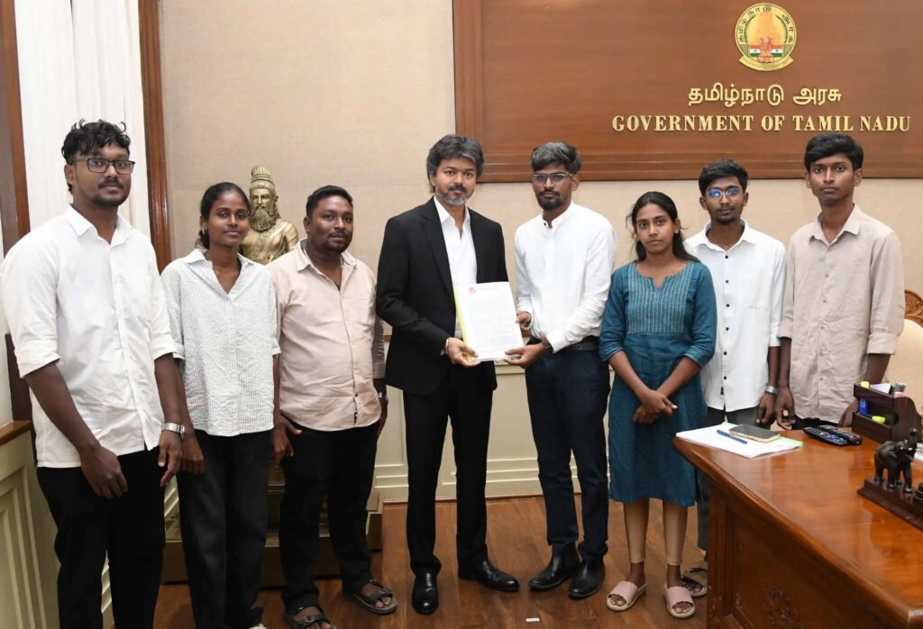 “இருமொழி கொள்கை தான்.. முதல்வர் தெரிவித்தார்”- இந்திய மாணவர் சங்கத்தினர் பேட்டி