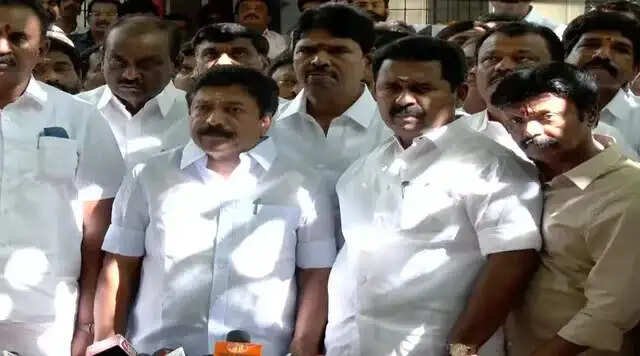 தமிழக அரசியலில் பரபரப்பு : தி.மு.க ஆதரவோடு முதல்வராக முயற்சித்த இ.பி.எஸ் – சி.வி.சண்முகம் பேட்டி..!!