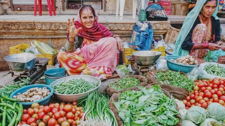 இந்தியாவின் மொத்த பணவீக்கம் 42 மாதங்களில் இல்லாத உச்சத்தை எட்டியுள்ளது  