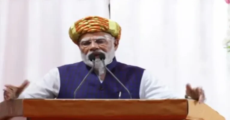உலகின் அதிநவீன தொழில்நுட்பங்களை உற்பத்தி செய்யும் குஜராத் – பிரதமர் மோடி பெருமிதம்!
