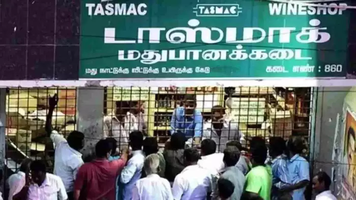 “இனி அந்த எக்ஸ்ட்ரா 10 ரூபாய் கிடையாது!” – டாஸ்மாக் கடைகளுக்கு வந்த அதிரடி உத்தரவு.. மீறினால் மேலாளர்களுக்குப் பாயும் தண்டனை..!!” 