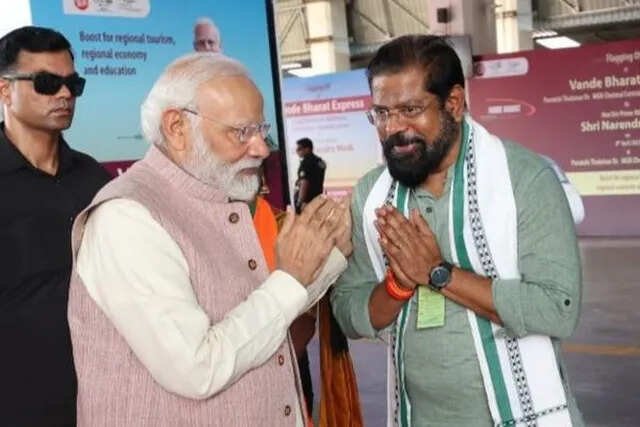 பாஜக-வில் இருந்து அடுத்ததுத்து விலகல்..! பா.ஜ.க செய்தித் தொடர்பாளர் ஸ்ரீகாந்த் கருணேஷ் விலகல்..!