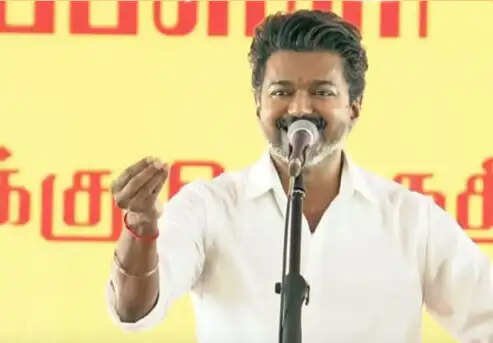 “திமுக தூர சக்தி… அதிமுக தீர்ந்து போன சக்தி! திமுக நம்மை எதிர்க்க எதிர்க்க… நம்மையே”- விஜய்