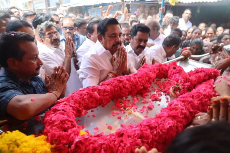 அதிமுக நிர்வாகியின் கடைசி ஆசையை நிறைவேற்றிய எடப்பாடி பழனிசாமி..!