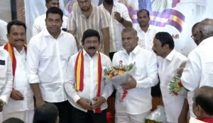 தவெகவில் இணைந்த இயக்குனர் ஆர்.வி. உதயகுமார் மற்றும் நடிகர் மன்சூர் அலிகான்..!