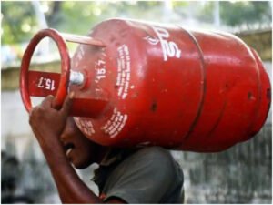 மக்களுக்கு அடுத்த ஷாக்..! கேஸ் சிலிண்டர் விலை ரூ.29 உயர்வு..!