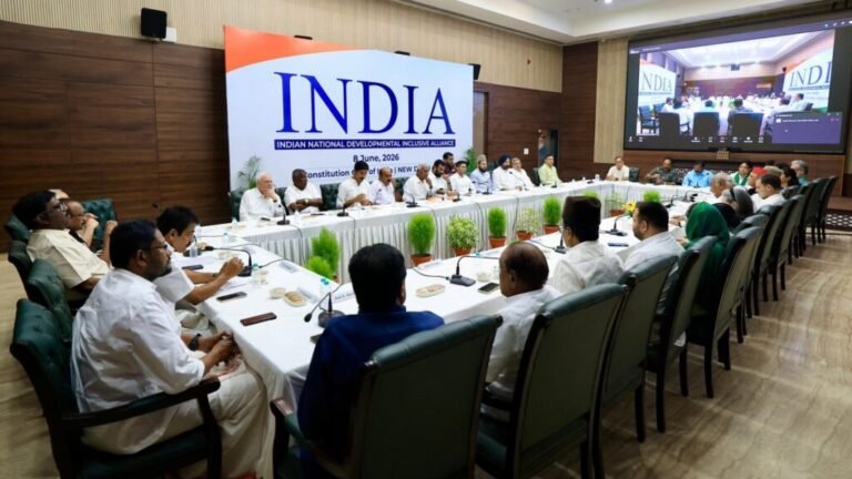 நீட், சிபிஎஸ்இ குளறுபடிகளுக்கு எதிராக டெல்லியில் வெடித்த I.N.D.I.A கூட்டணிப் புயல்….!! 