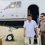 சொந்த காசில் டெல்லி பயணம்…. விமர்சித்தவர்களின் வாயை அடைத்த CM விஜய்…. பின்னணி என்ன….? 