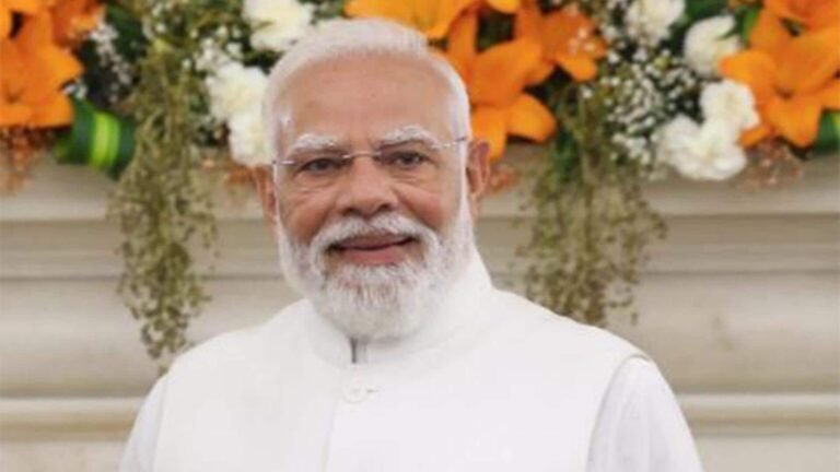மோடியின் பதவிக்கால சாதனையைப் பாராட்டி மத்திய அமைச்சரவை தீர்மானம் நிறைவேற்றியது  