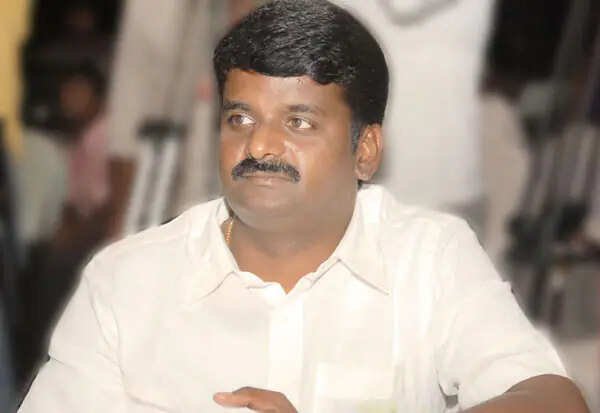 நாளை தவெகவில் இணைவதாக அறிவித்தார் முன்னாள் அதிமுக அமைச்சர் சி.விஜயபாஸ்கர்..!!