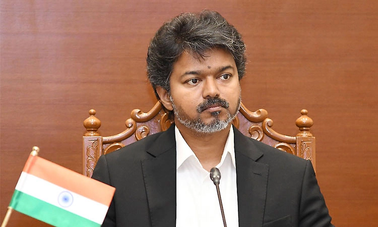 “தீபாவளிக்கு வேட்டி, சேலை கொடுக்குறாங்களா?” CM விஜய்யின் புது பிளான்…. ரேஷன் கடைகளுக்கு பறந்த அதிரடி உத்தரவு….!! 